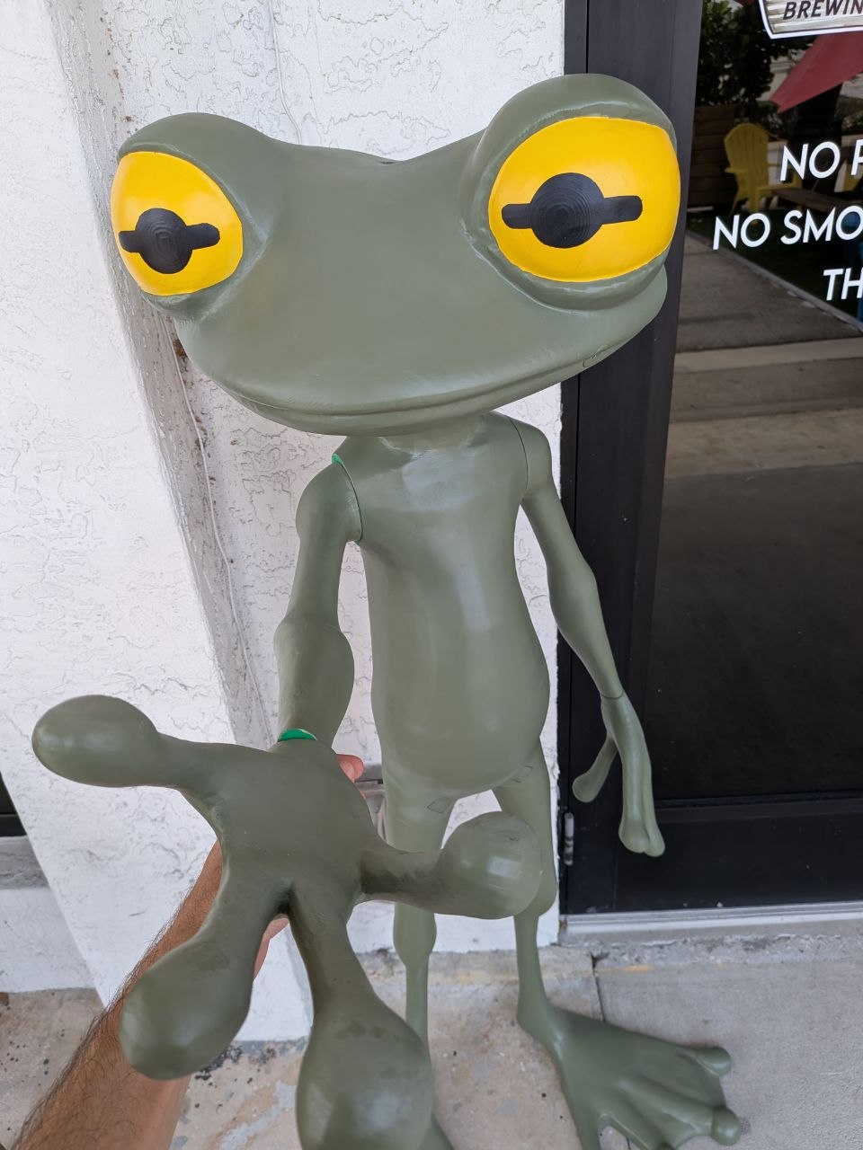 Frazier Frog statue, close-up of the head